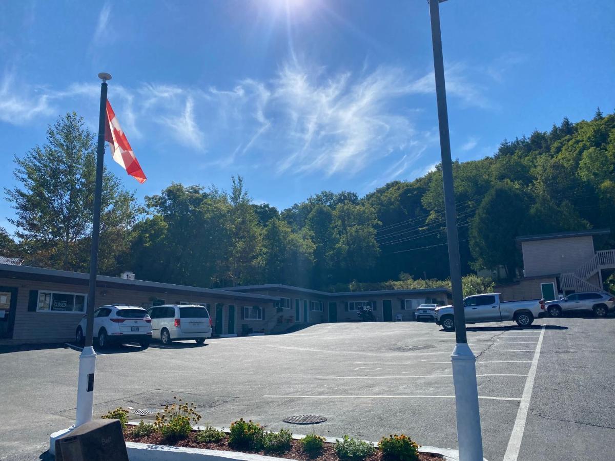 Silver Maple Motel Haliburton Eksteriør bilde